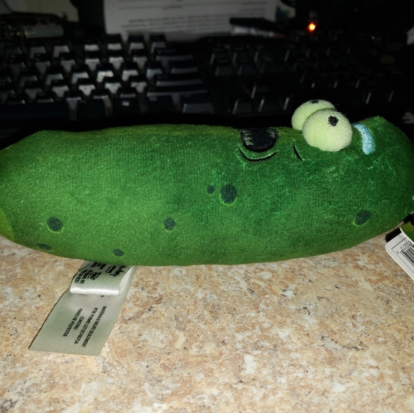 Pickle Ruck Plush - Picture 3 of 3